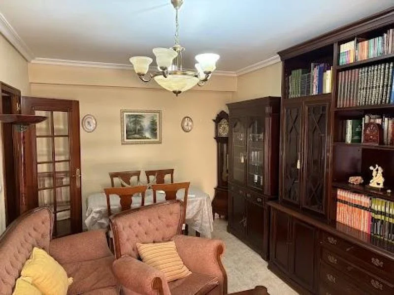 Amplio piso en Córdoba, cuatro dormitorios