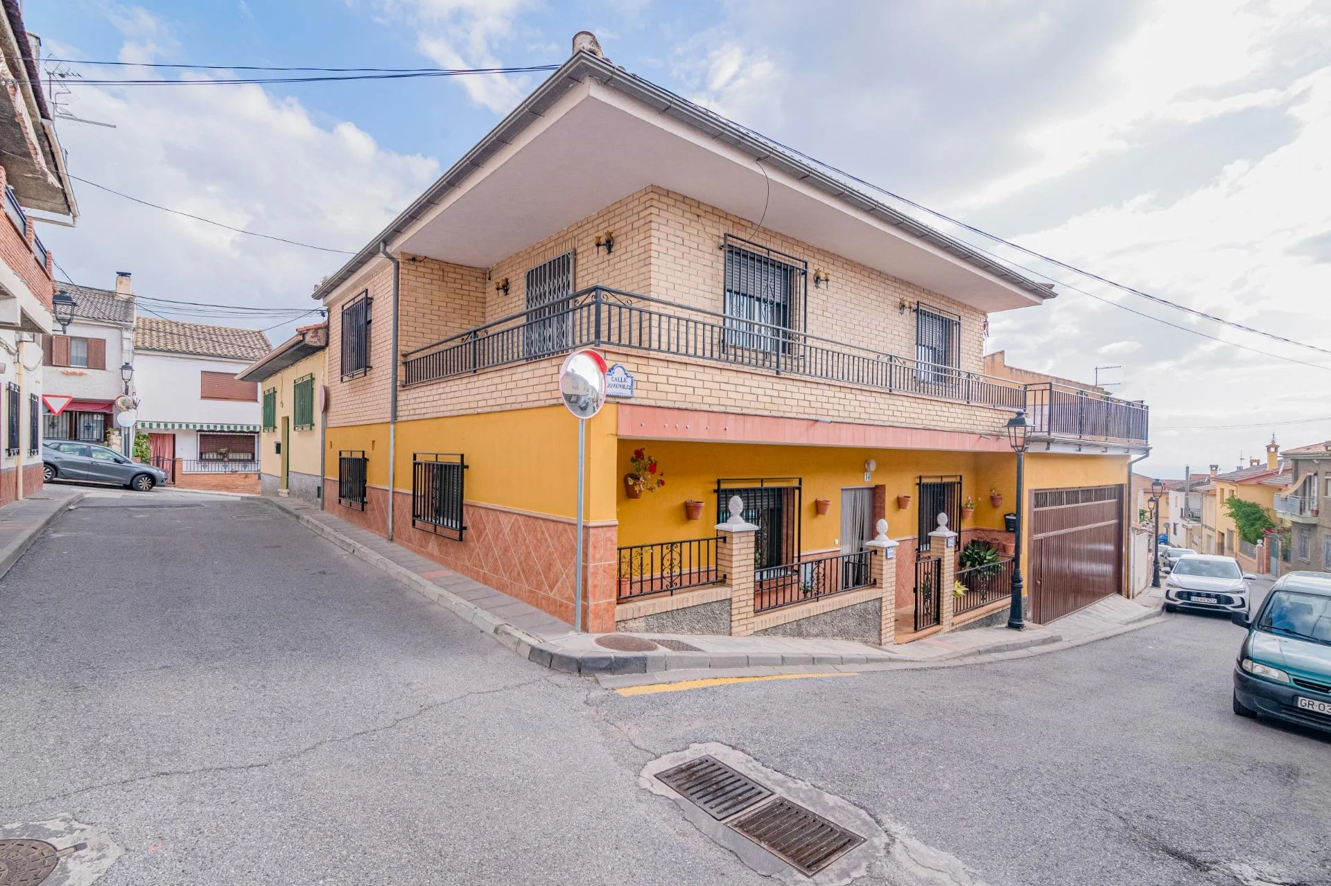 Large Alfacar house, five bedrooms