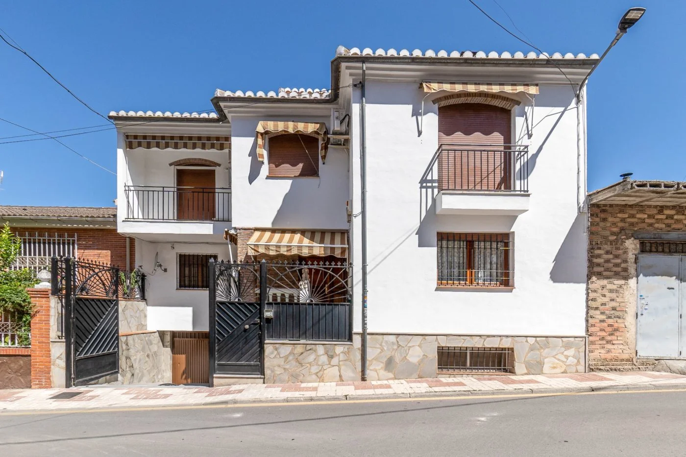 Four-bedroom chalet in Maracena