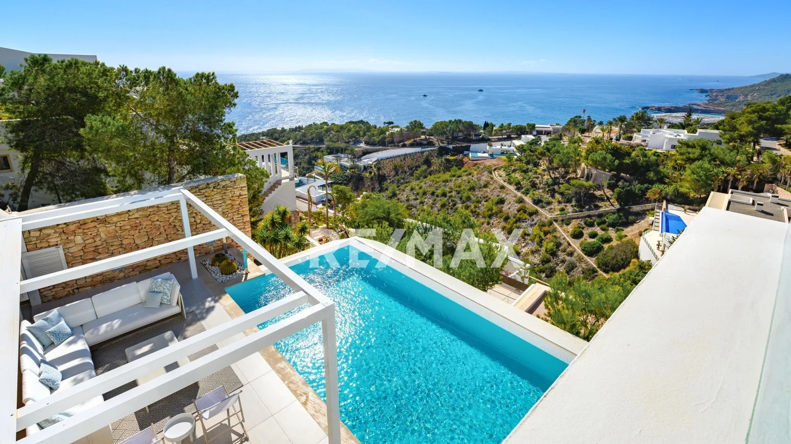 Luxury sea-view villa with four terraces