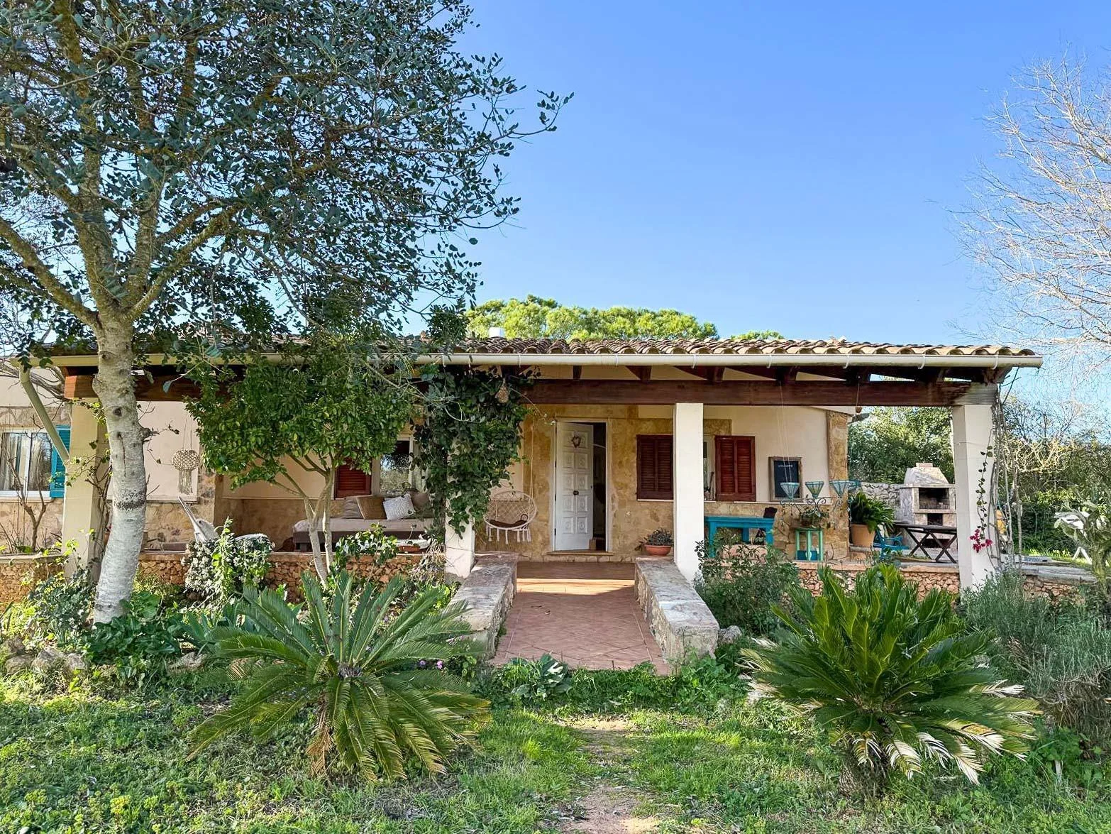 Rustic plot with existing two-bedroom house