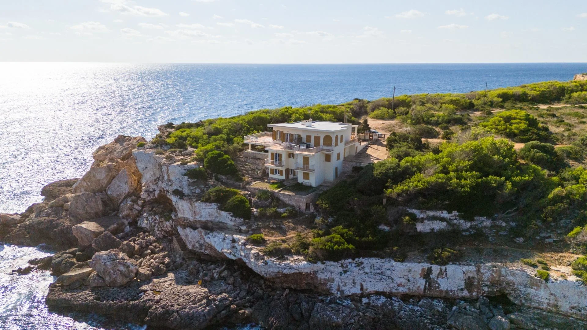 Tourist-licensed coastal townhouse, five bedrooms