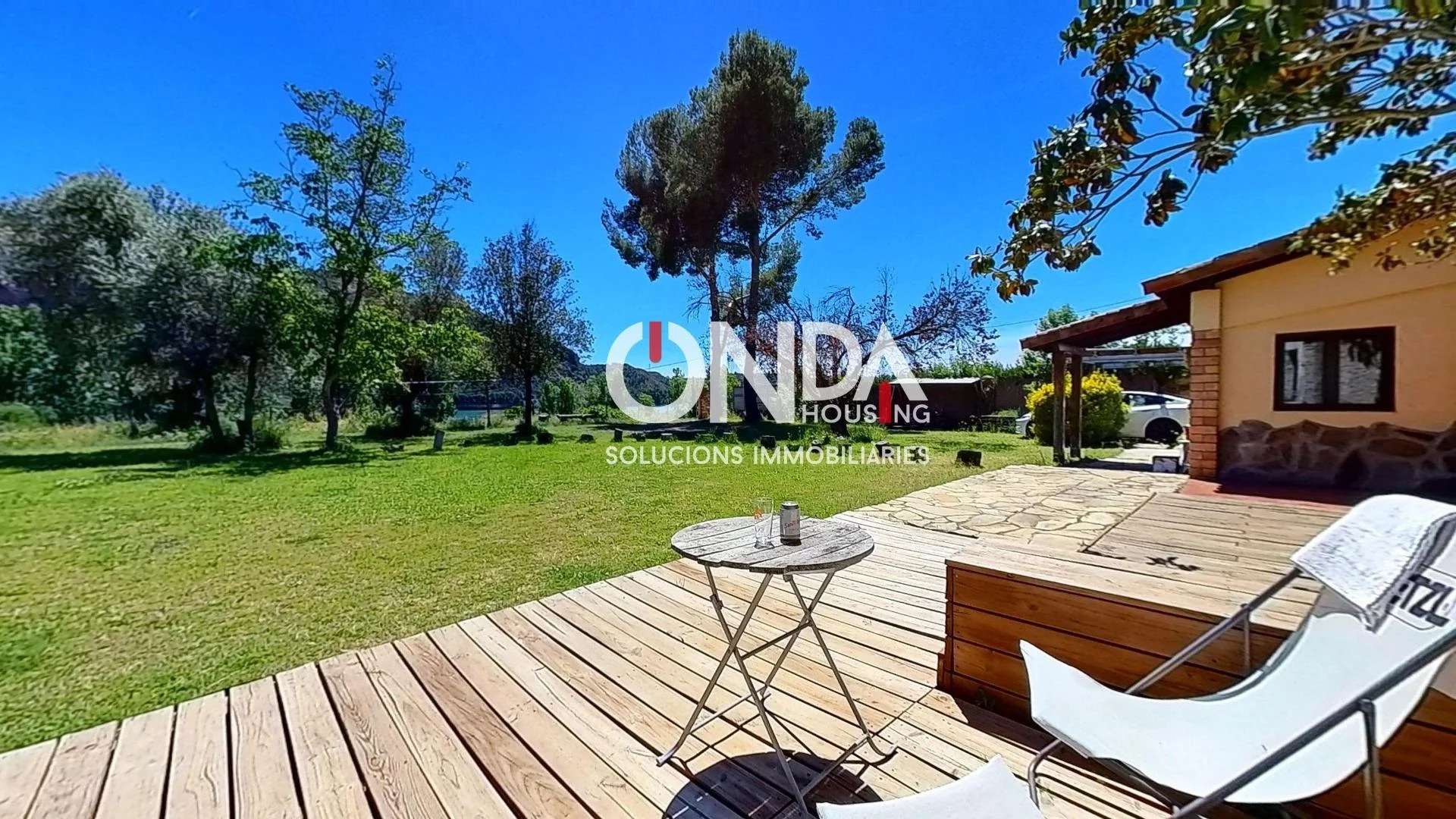 Villa junto al lago con 700 m² construidos