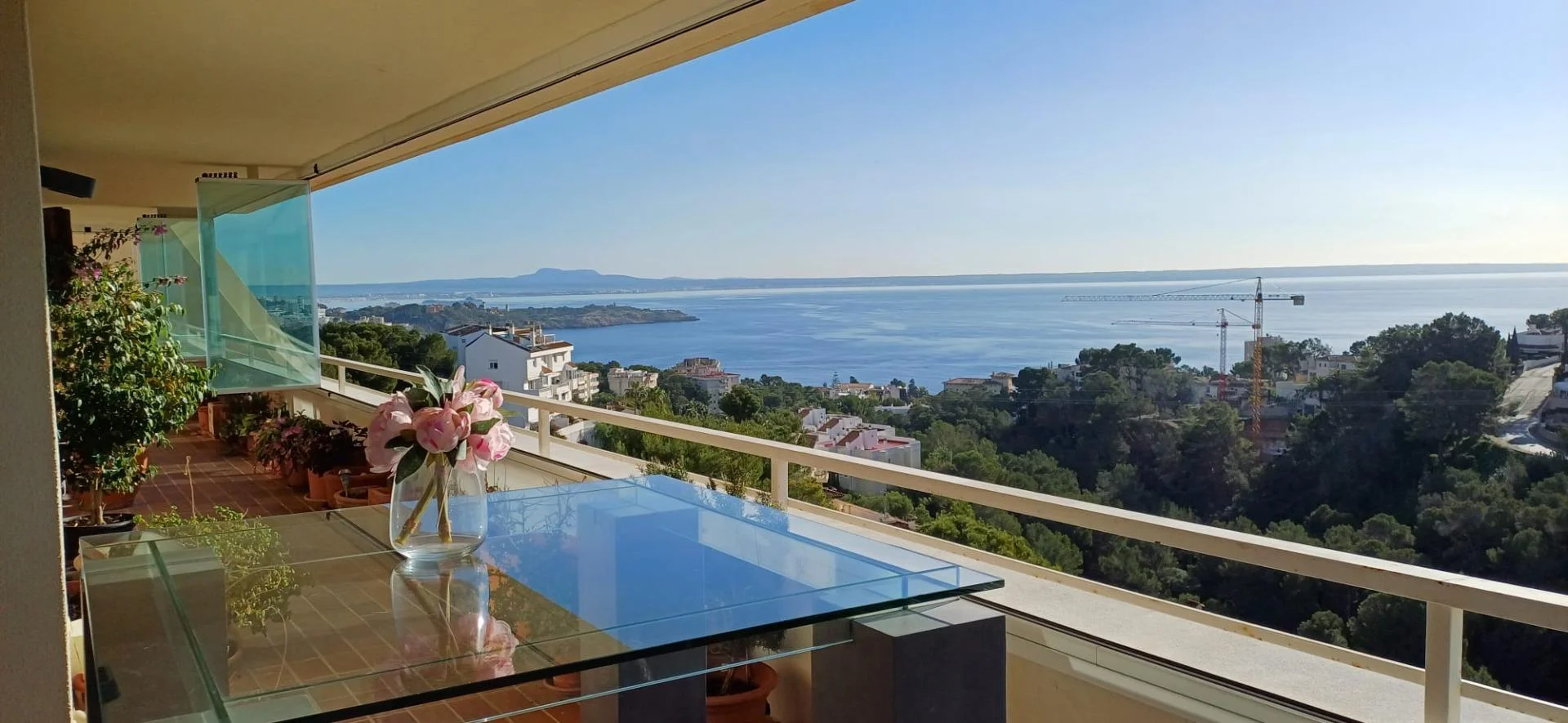 Sea-view penthouse in Cas Català