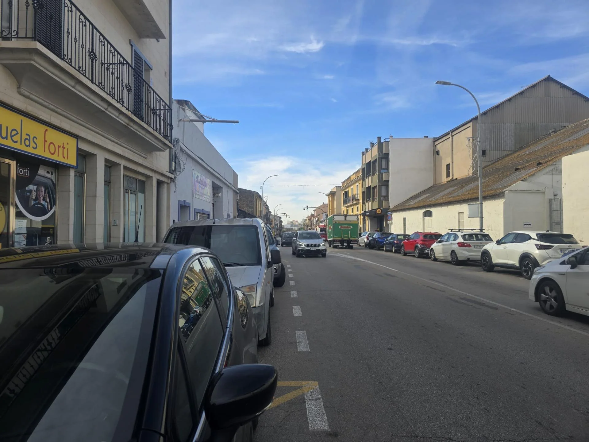 Large parking space in Pont dInca
