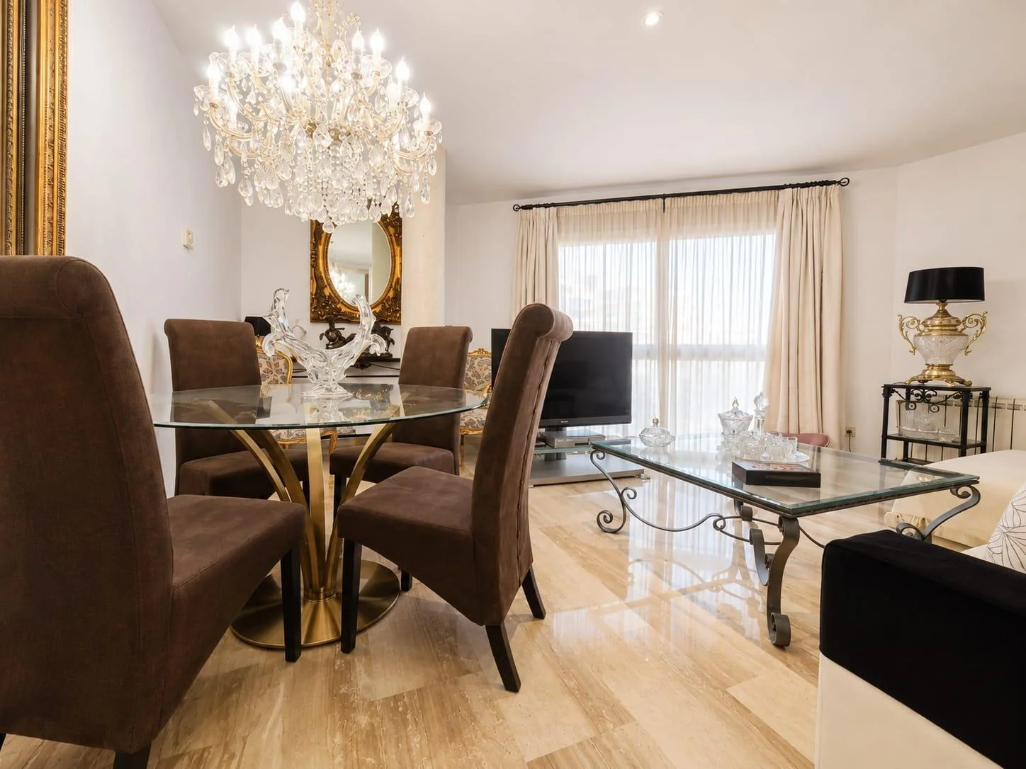 Piso luminoso con jacuzzi en Palma