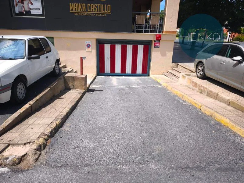Garaje a pie de calle en Los Rosales