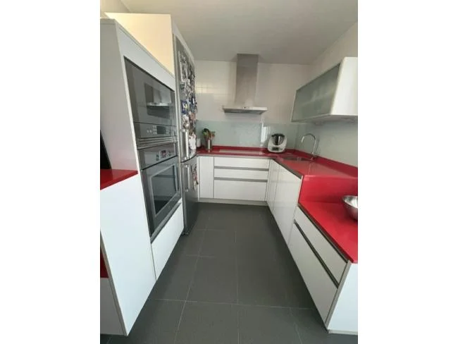 Piso reformado en Huelva, tres dormitorios