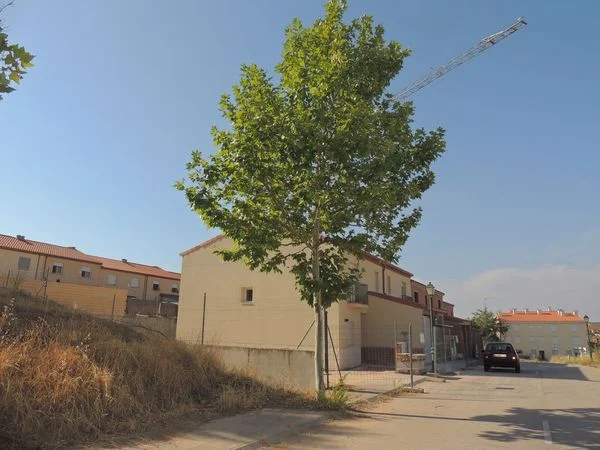 Adosado de tres dormitorios con parcela de 511 m²