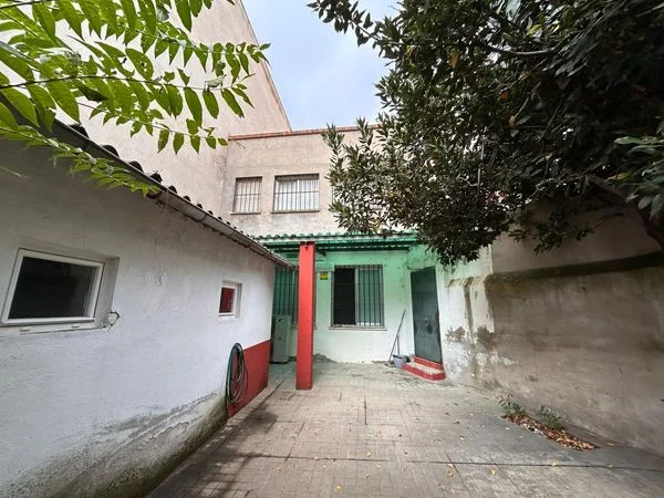 Edificio céntrico mixto de 265 m²