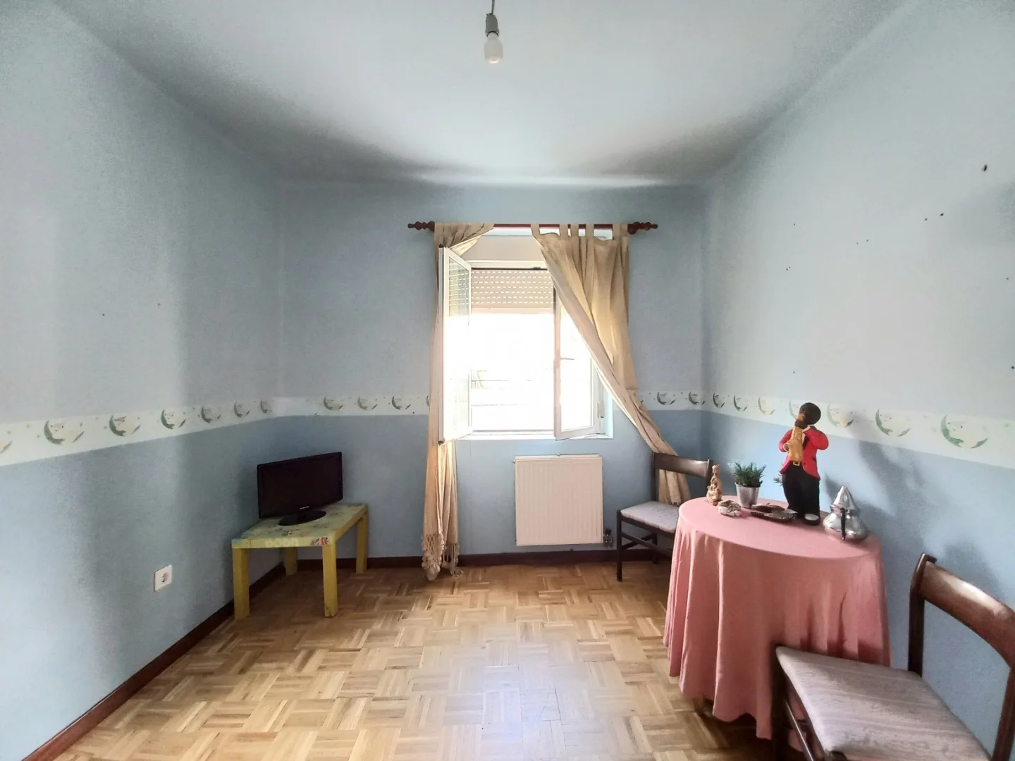 Central three-bedroom flat near Bulevar