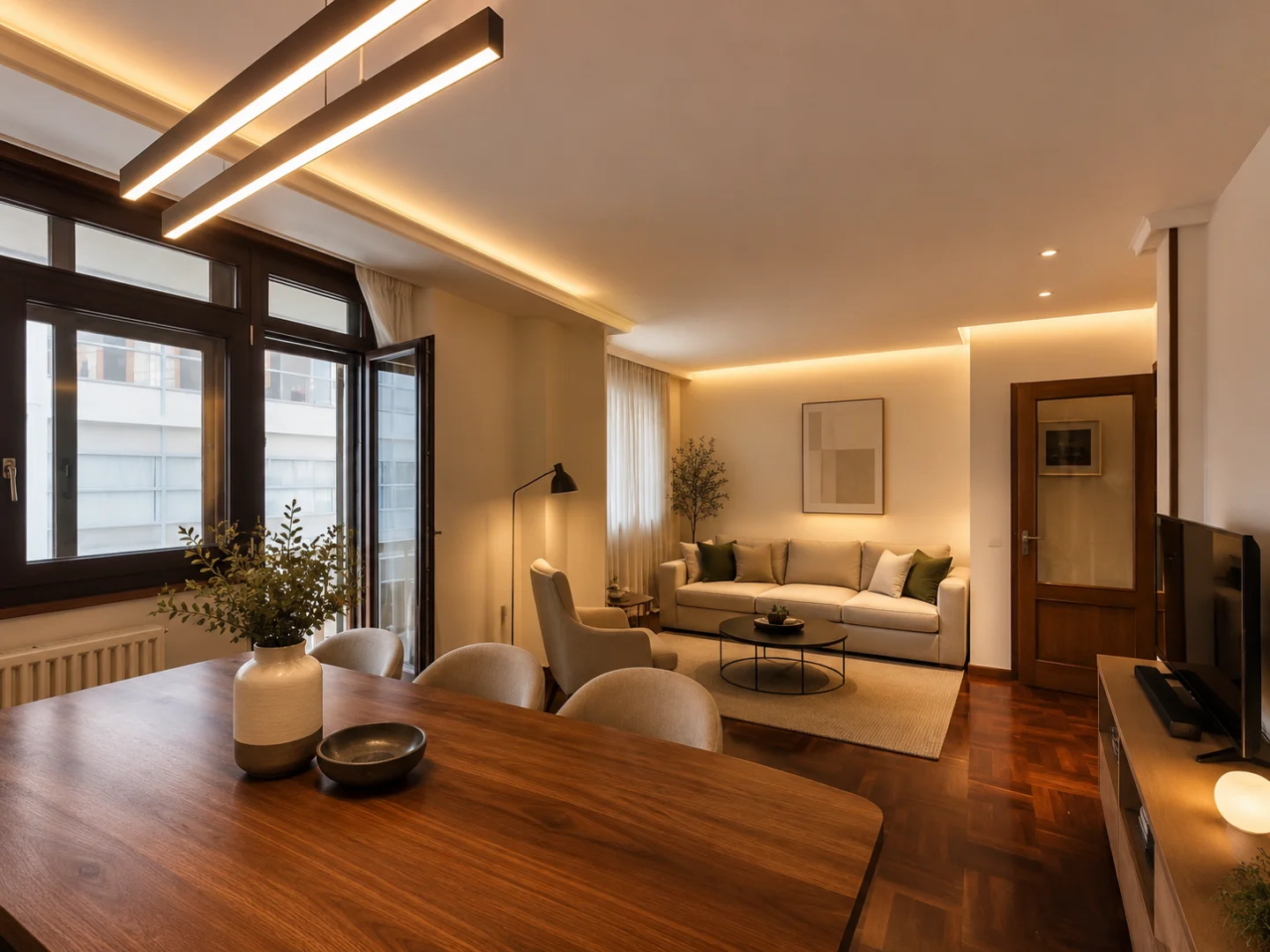 Central four-bedroom flat with terrace