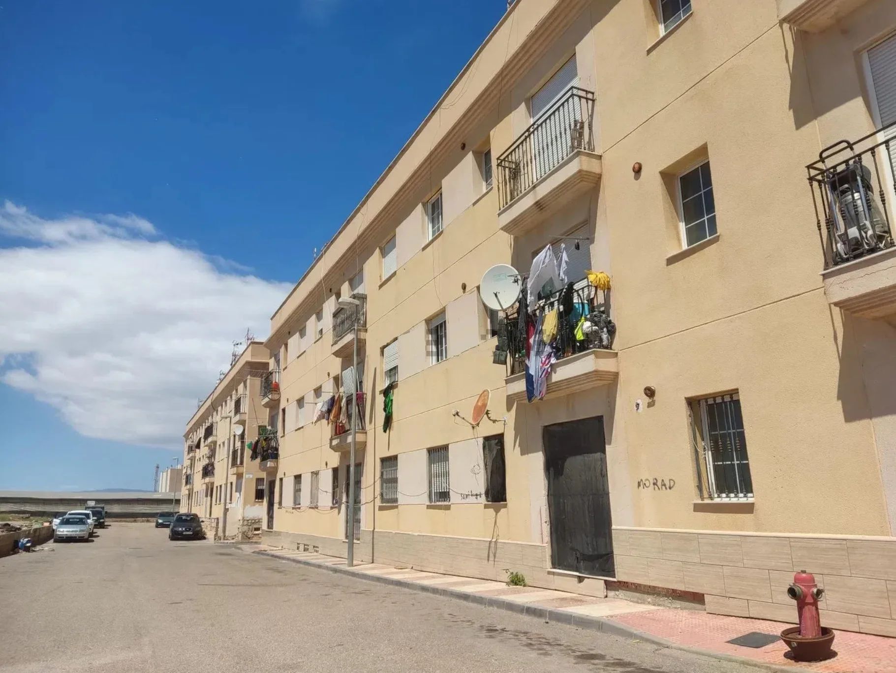 Piso alquilado de tres habitaciones en Roquetas