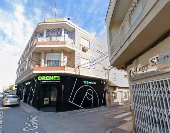 Tenanted three-bedroom flat in Murcia