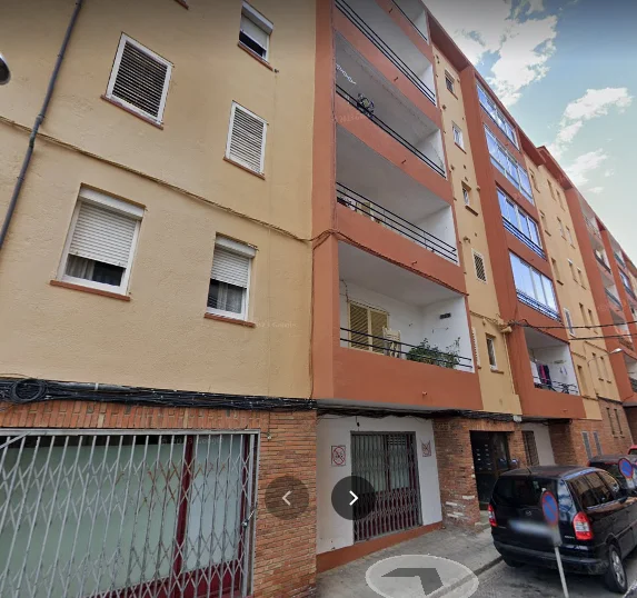 Tenanted Figueres flat, three bedrooms
