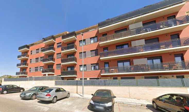 Tenanted three-bedroom flat in Valladolid