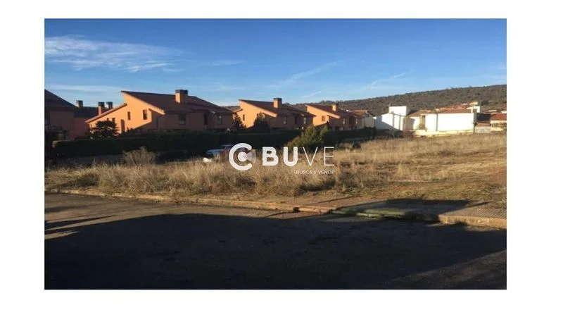 Parcela urbanizable de 250 m² en Covarrubias