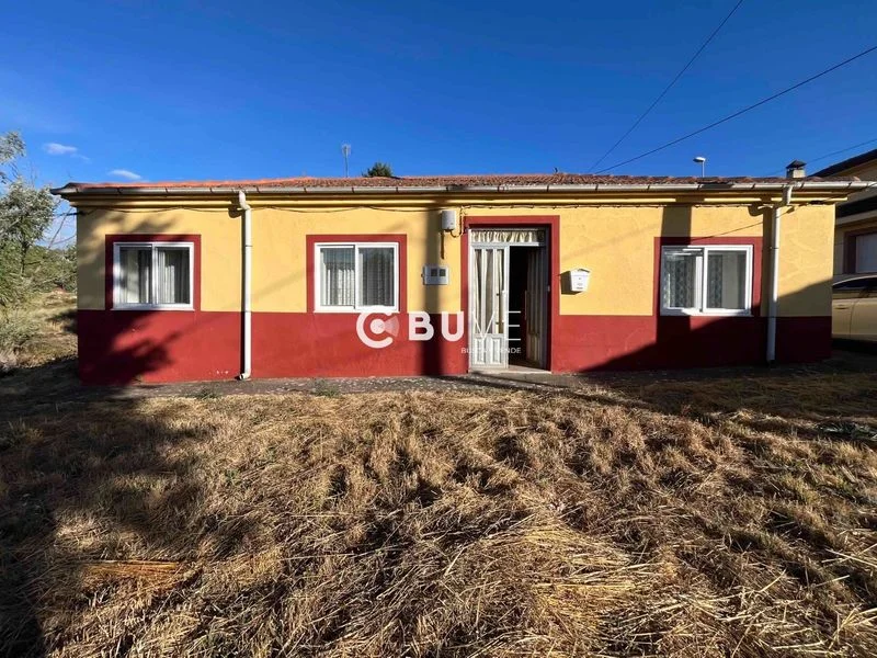 Casa rural con tres dormitorios
