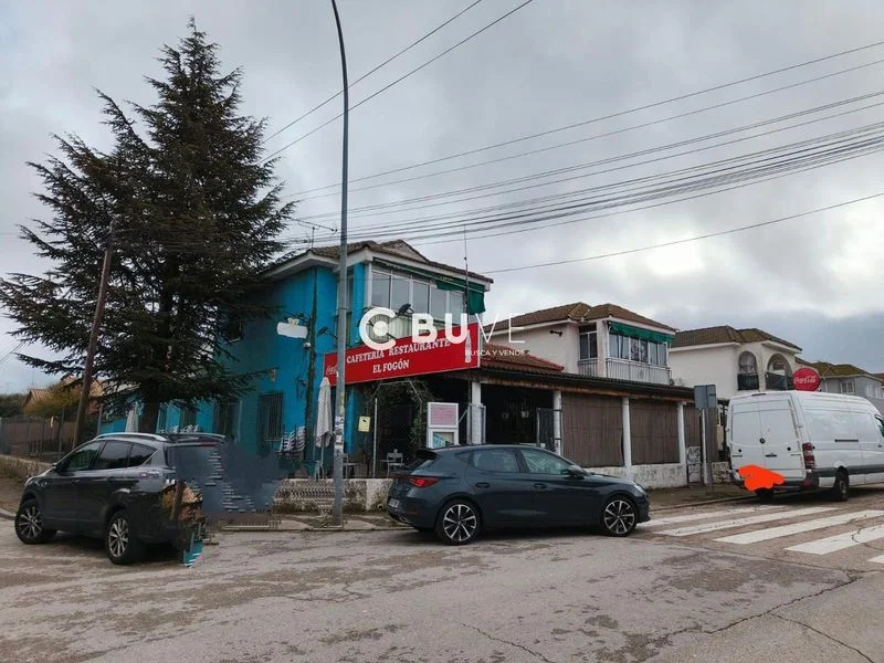 Operating investment building with two homes