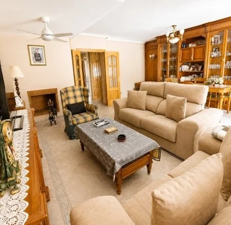 Four-bedroom Valdemoro annuity-sale property