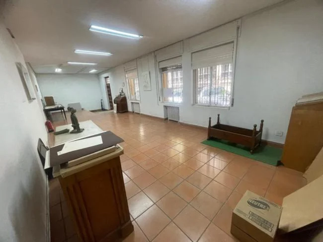 Local comercial céntrico de 142 m²