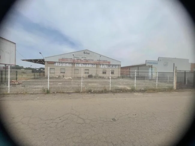Industrial warehouse with large plot