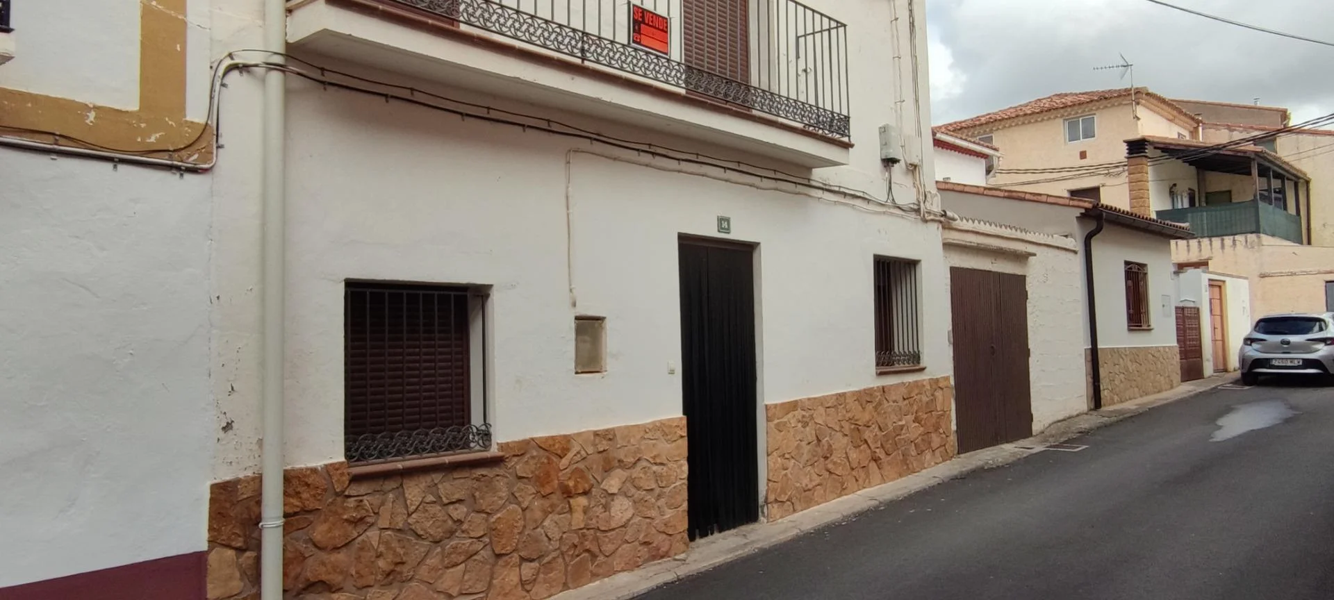 Renovated Ojos Negros house, six bedrooms