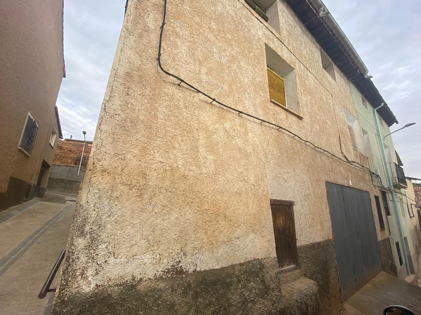 Village house with five bedrooms