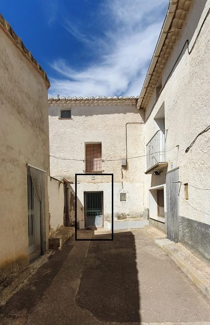 Renovation house in Torralba with garden