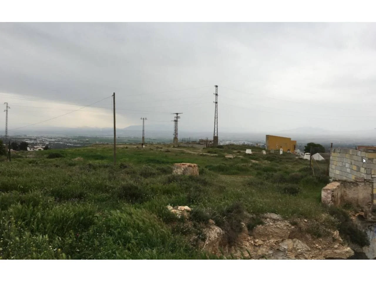 Developable land near Baza for investors