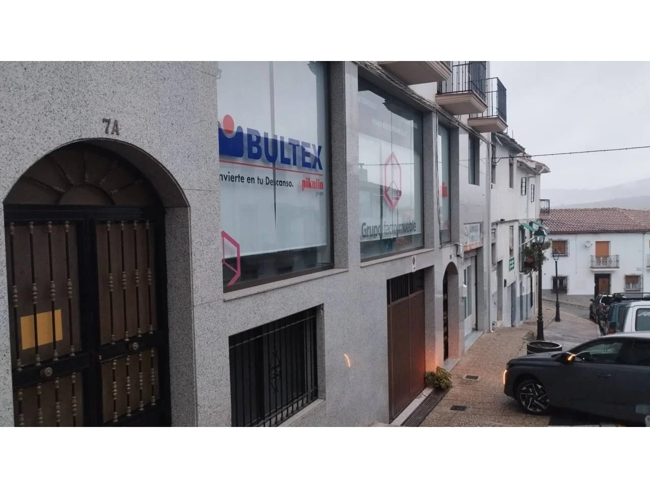 Local comercial céntrico en Montefrío, negocio de 30 años
