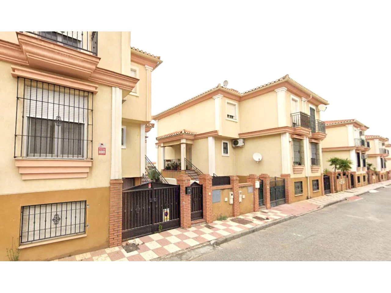 Tenanted home near Granada