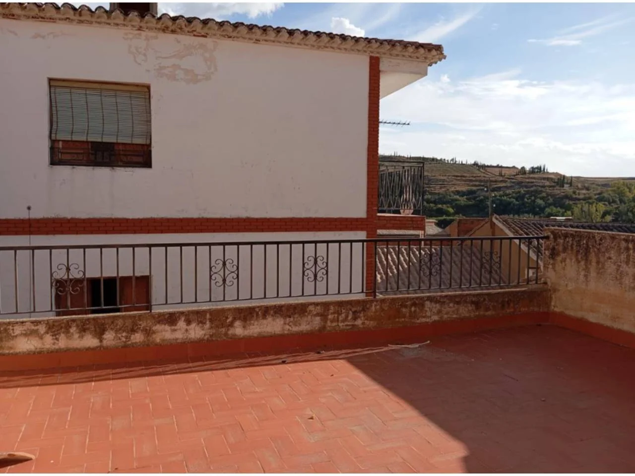 Casa de cuatro plantas en Cúllar, 3 dormitorios