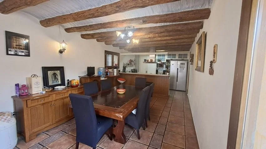 Large La Muela house, six bedrooms