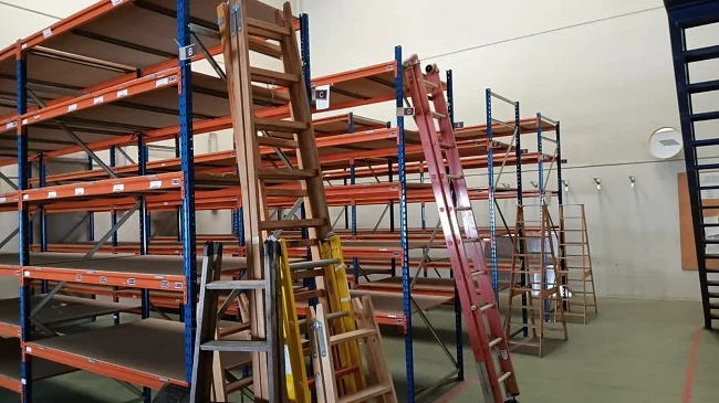 Reformed industrial warehouse with offices