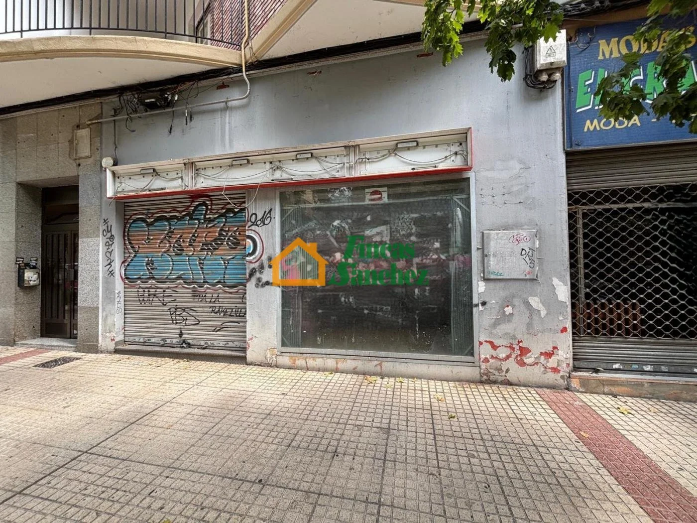 Local comercial a pie de calle en Las Fuentes