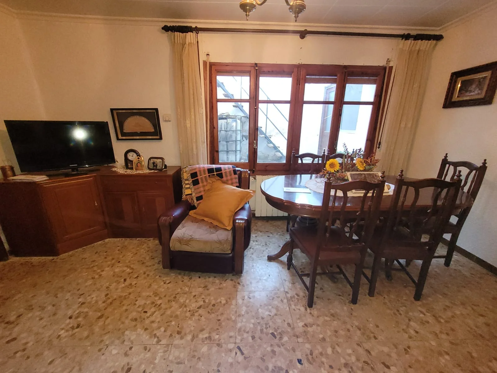 Casa en Farlete con seis dormitorios