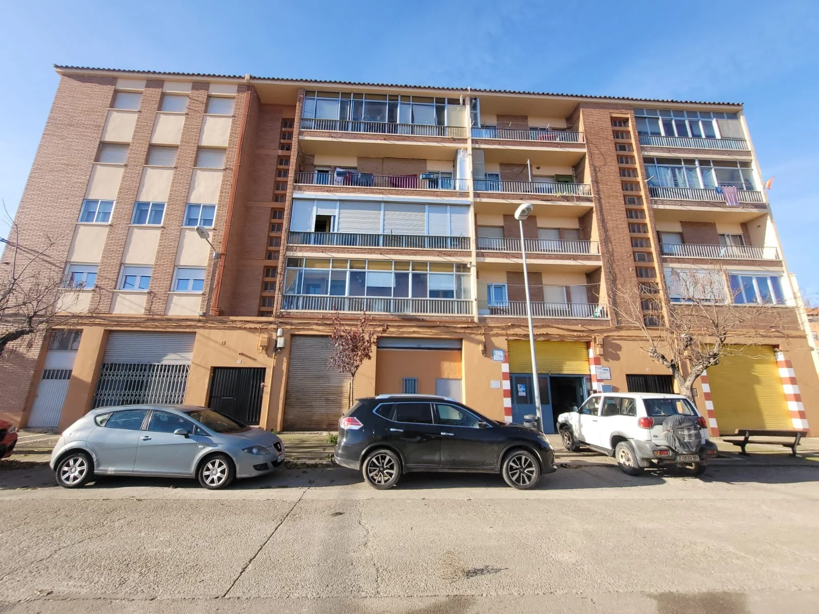 Three-bedroom flat with terrace