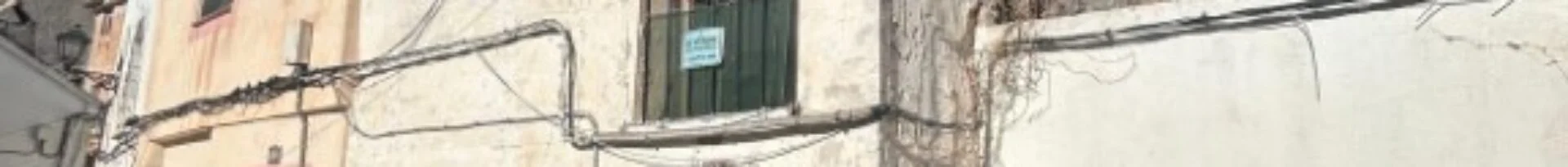 Casa grande de pueblo con garaje