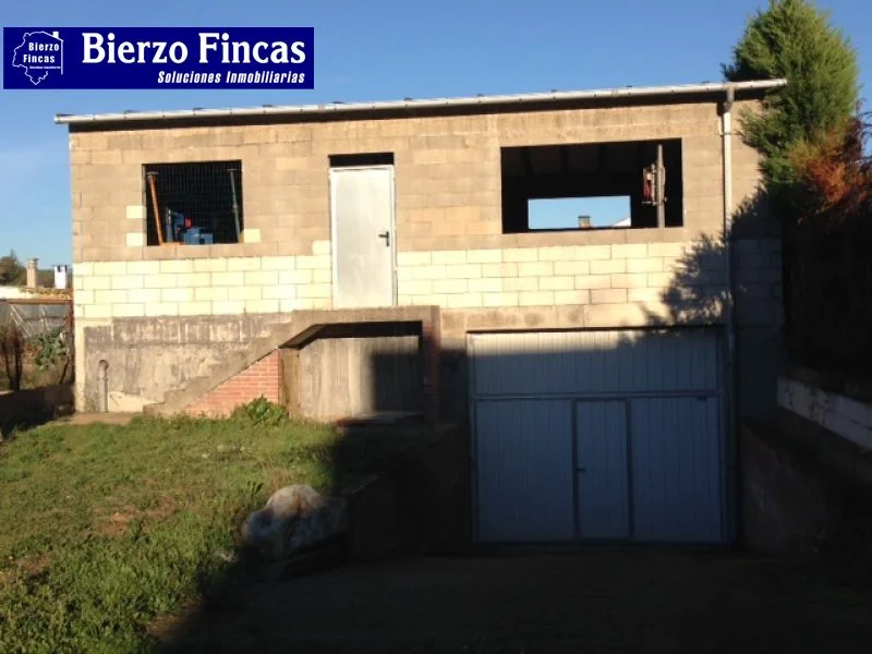 Two-storey house with 500 m² plot