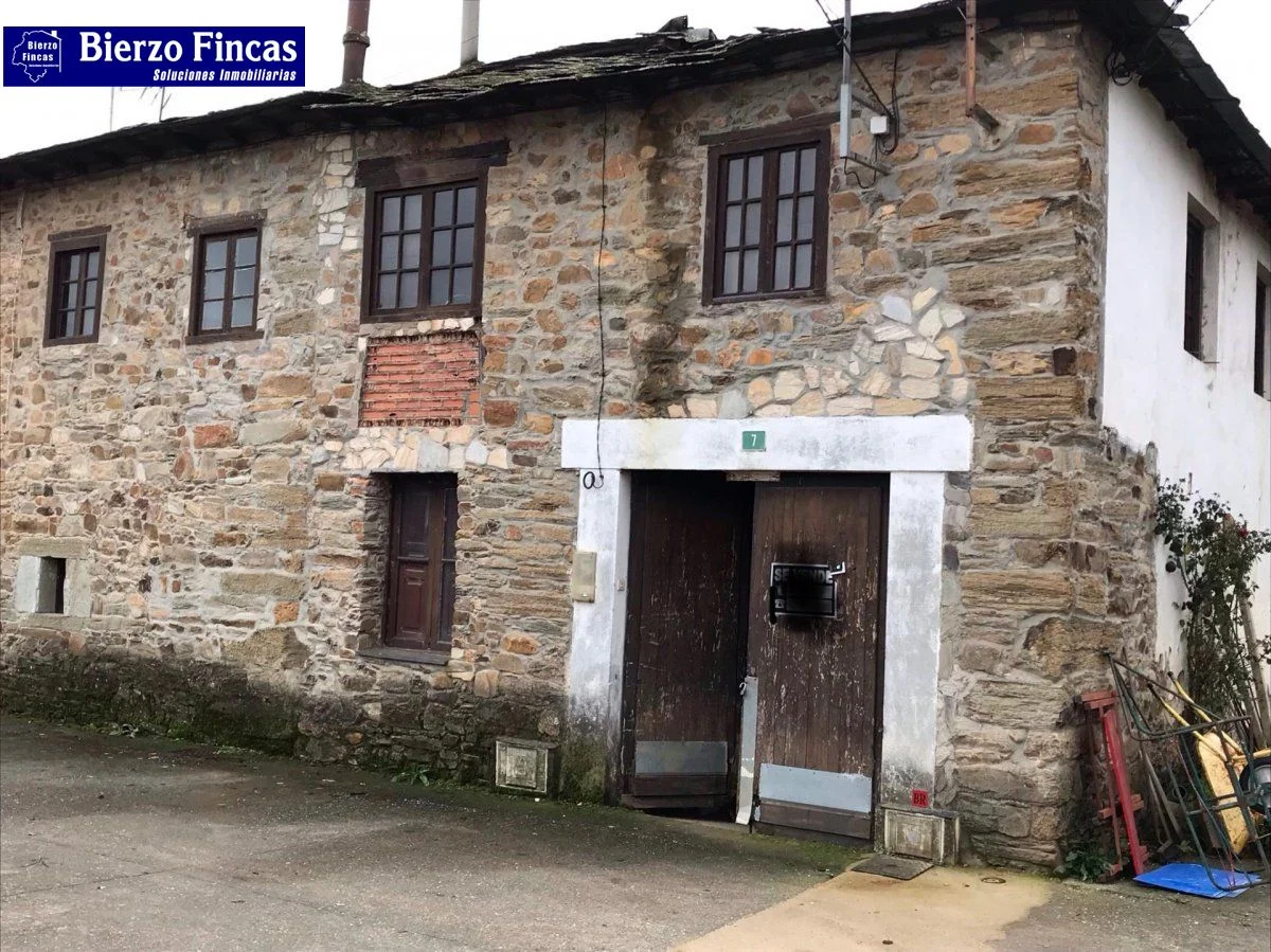 Casa de piedra en Arganza, 246 m²