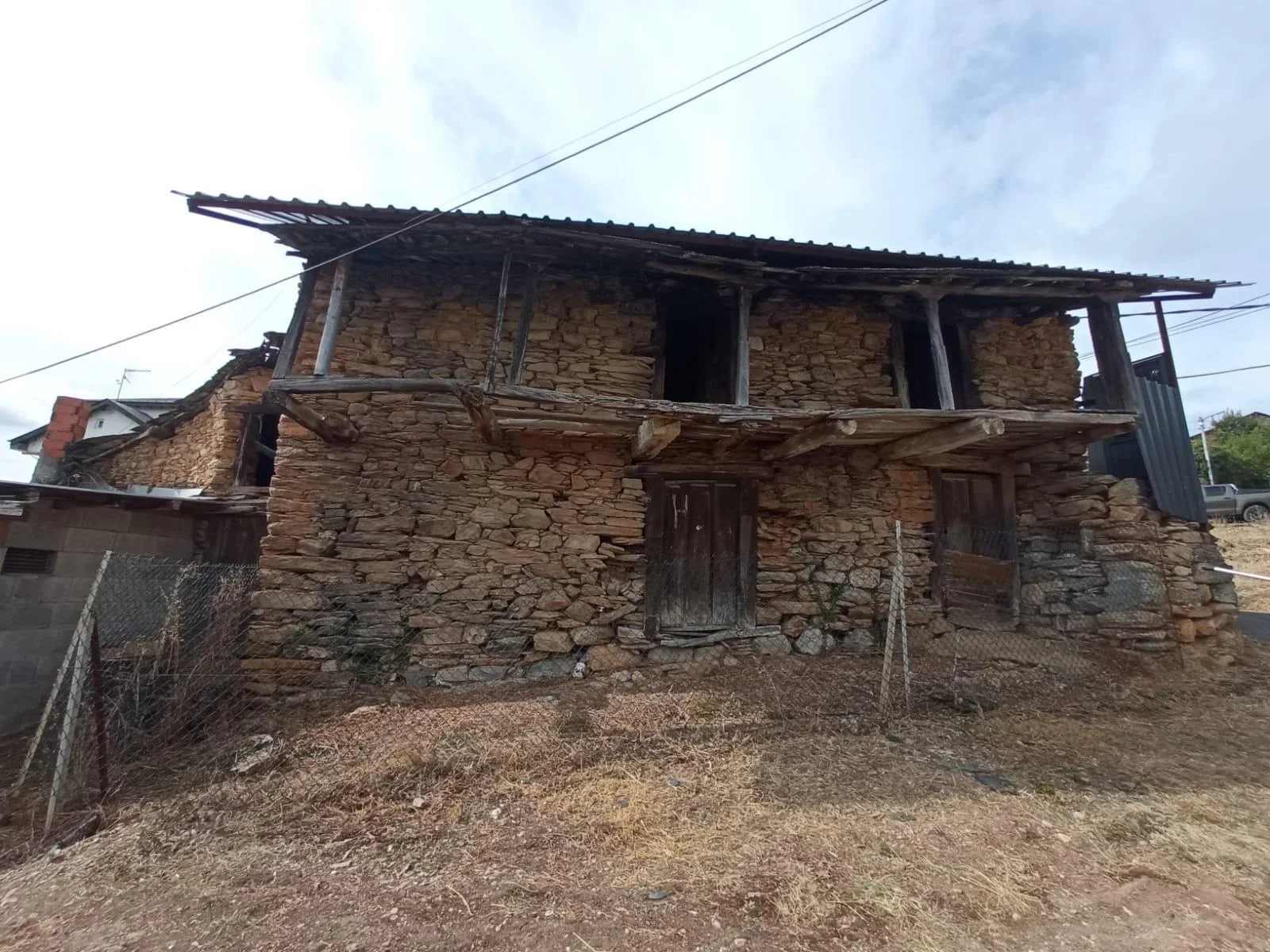 Tres casas de piedra para reformar