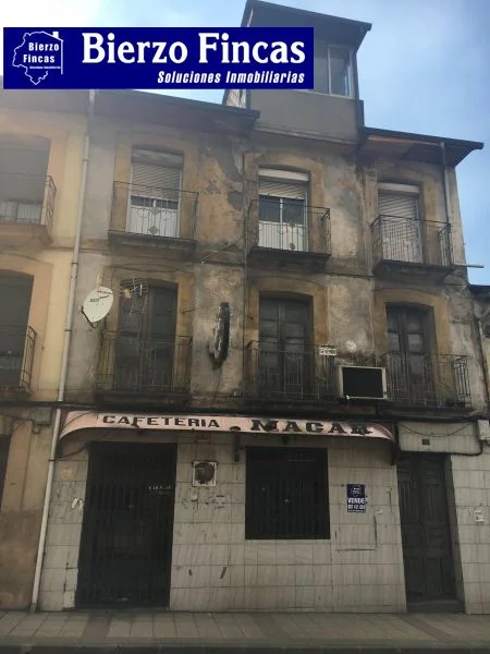 Edificio céntrico en Toreno, 235 m², reforma