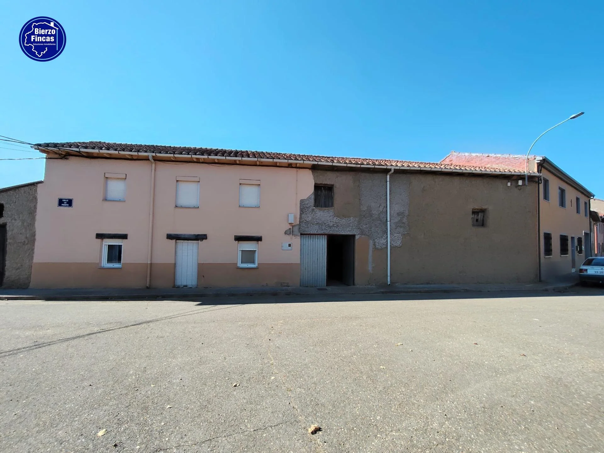 Rural house with five bedrooms