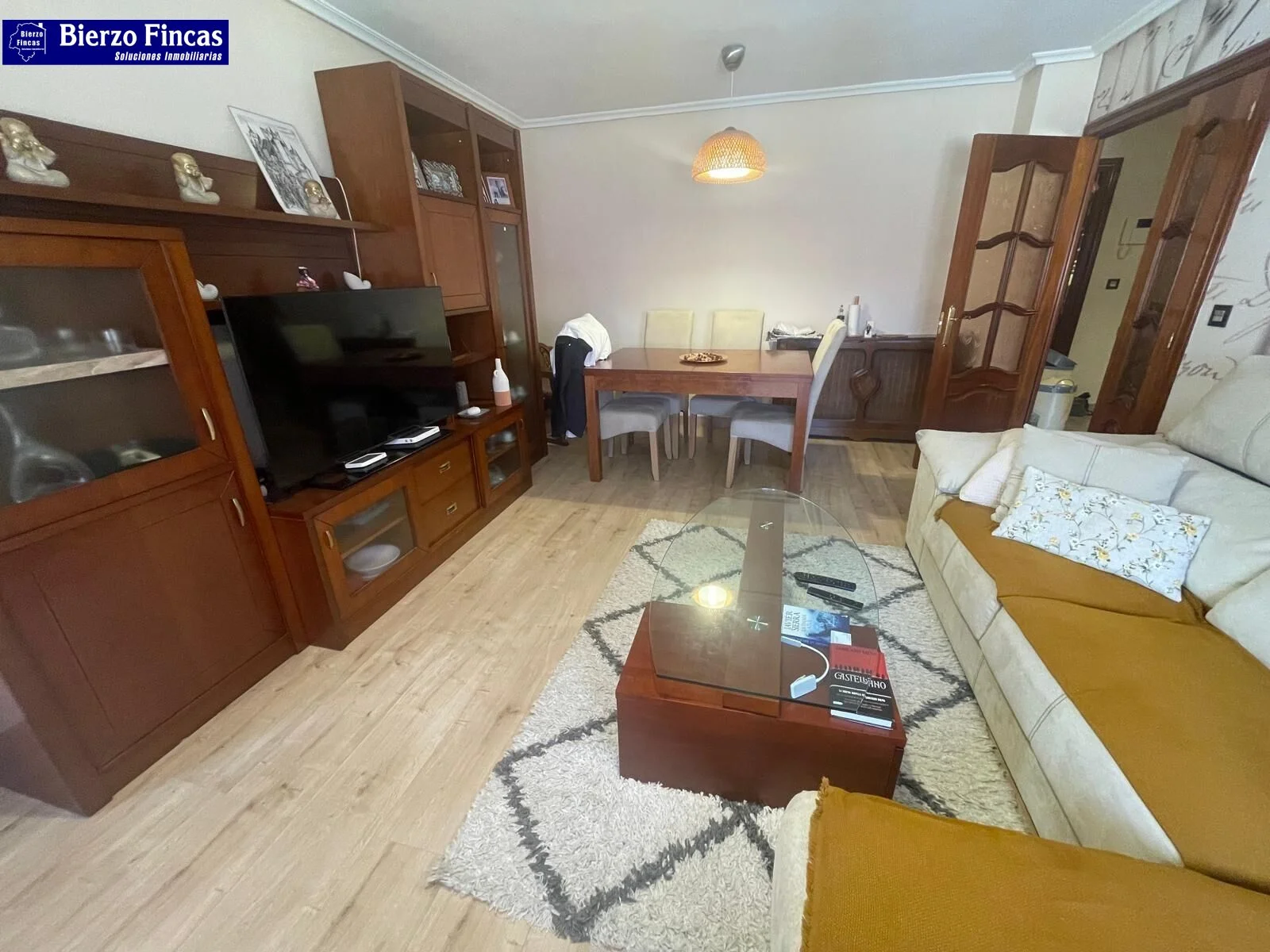 Spacious four-bedroom flat in Armunia