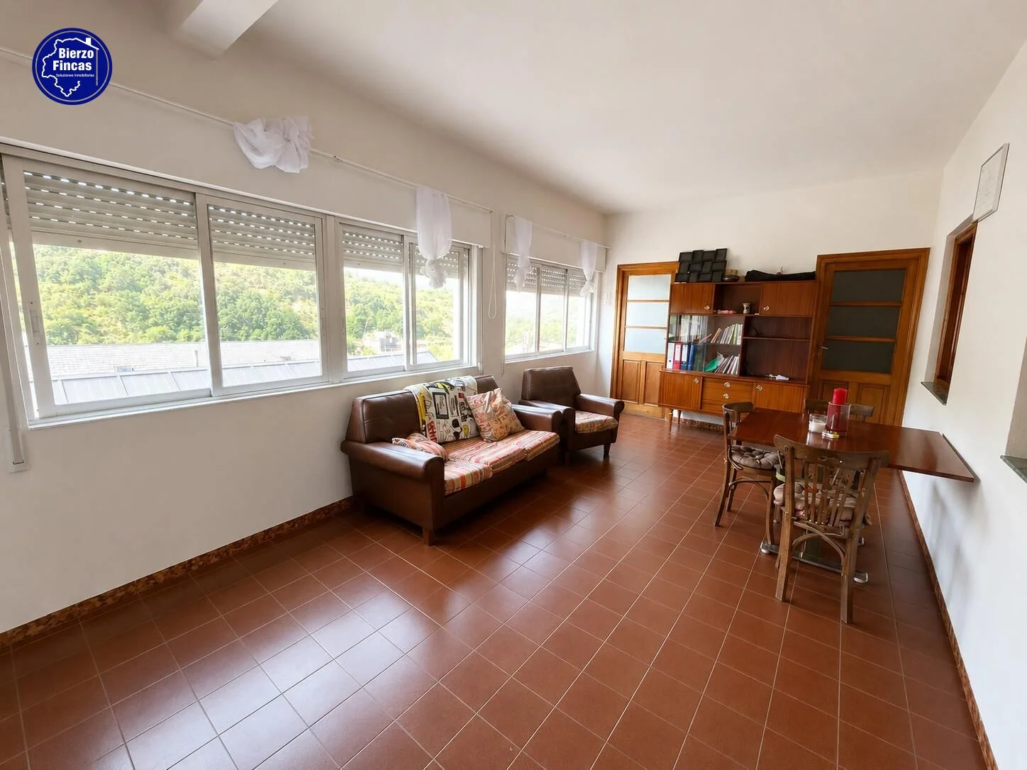 Seven-bedroom flat with private patio