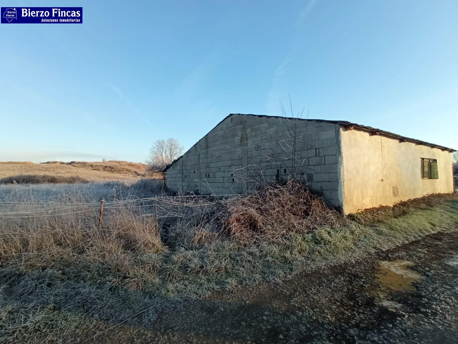 Rural plot with 140 m² building