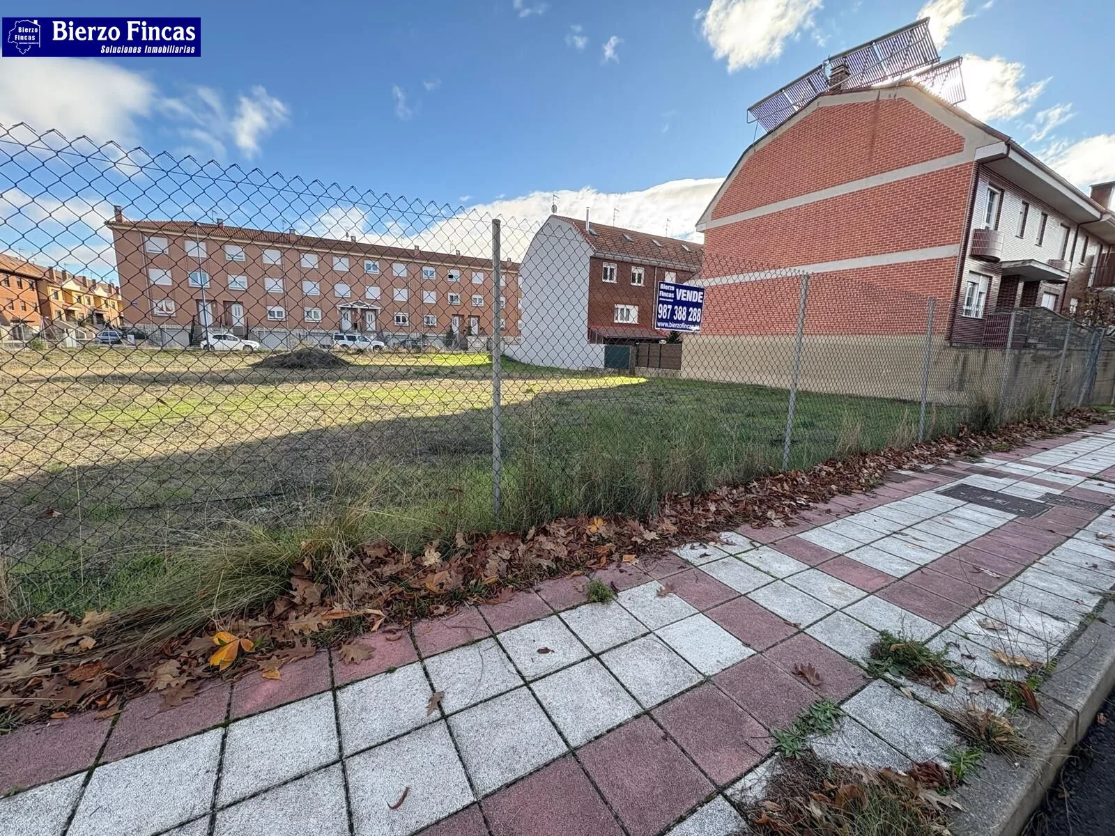 Five urban plots for development