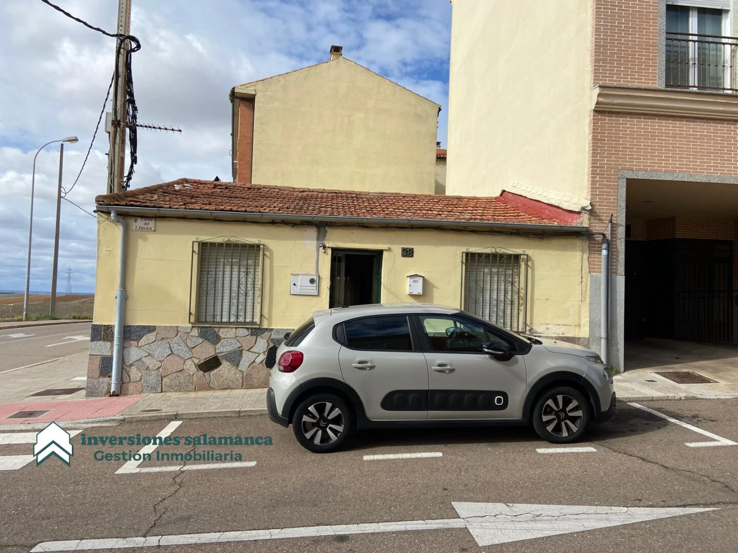 Casa adosada para reformar en Pizarrales, 5 habitaciones