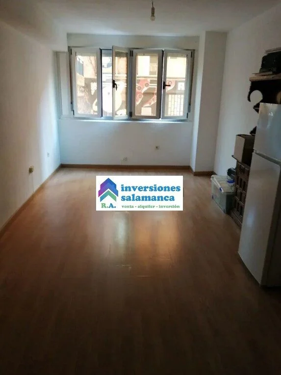 Piso exterior de un dormitorio en avenida